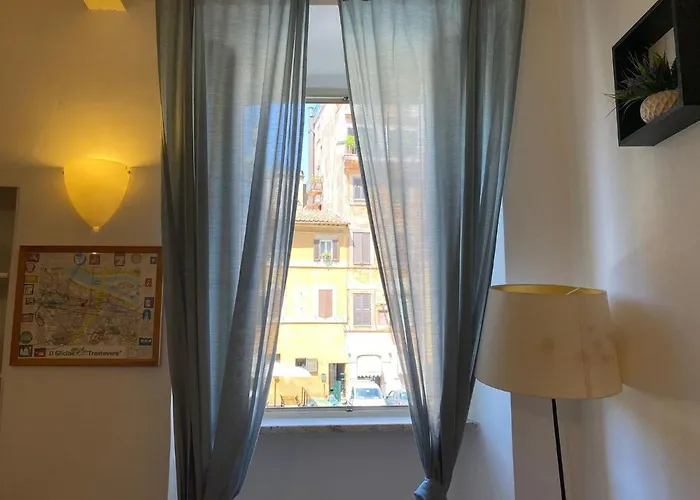 Trastevere Rome's Heart Charming 888 Апартаменты